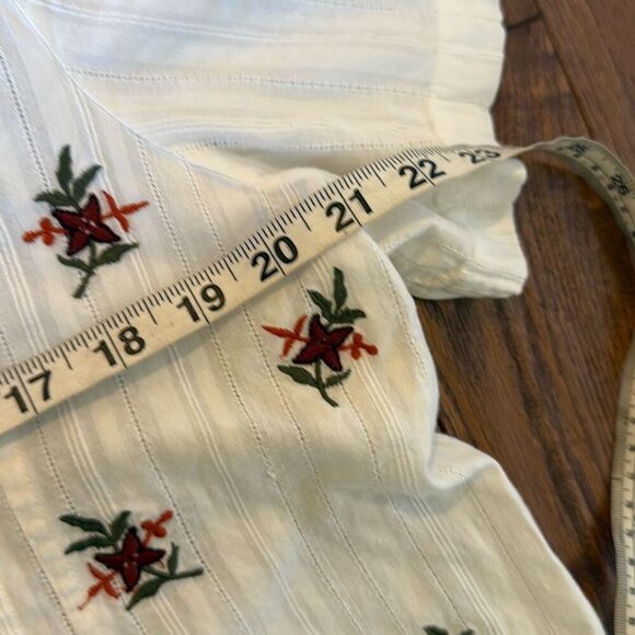 Orvis white cotton pleated embroidered floral blouse XL - Picture 9 of 10